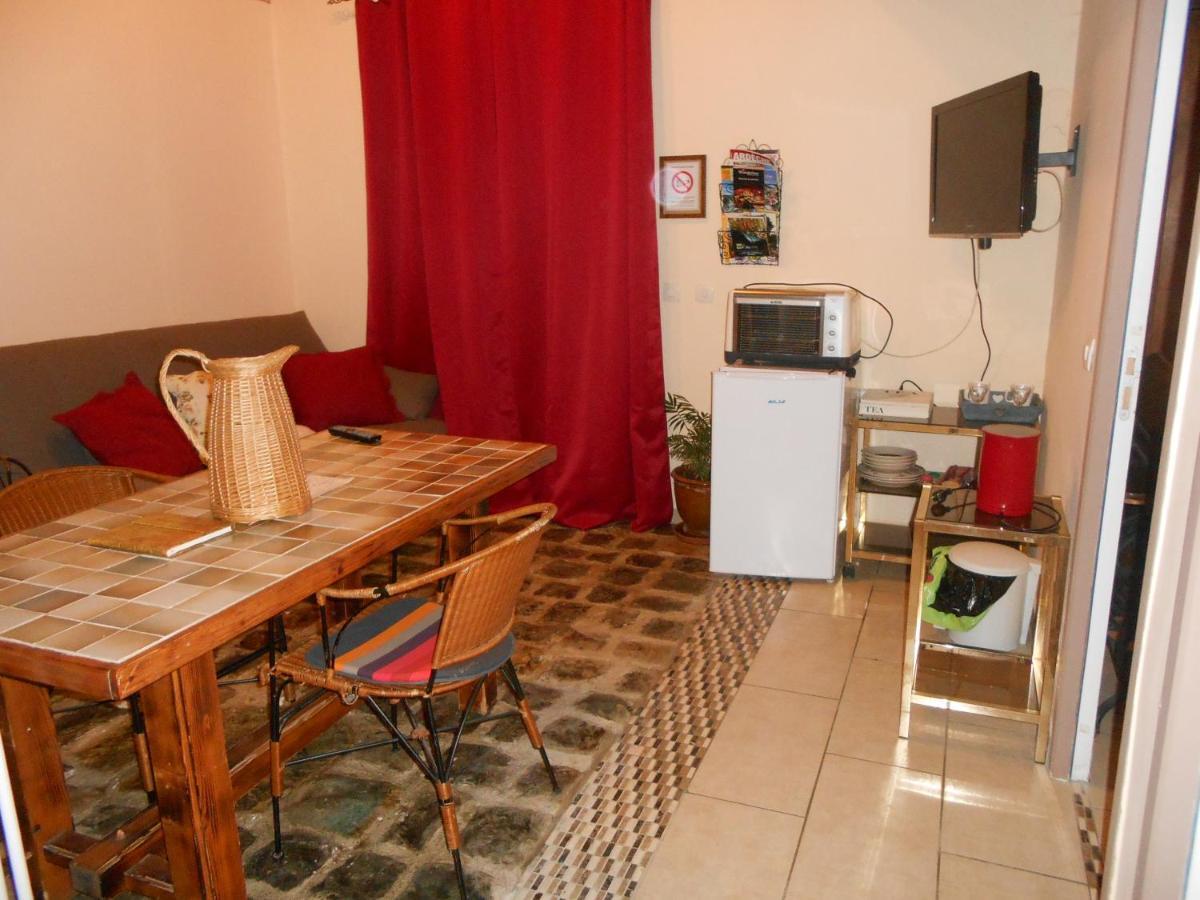 La Dame Blanche Bed & Breakfast Saint-Maurice-d'Ibie Exterior photo