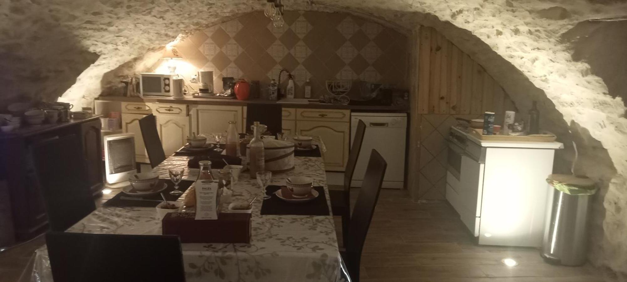 La Dame Blanche Bed & Breakfast Saint-Maurice-d'Ibie Exterior photo