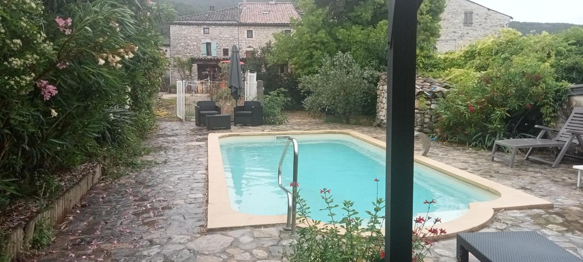 La Dame Blanche Bed & Breakfast Saint-Maurice-d'Ibie Exterior photo